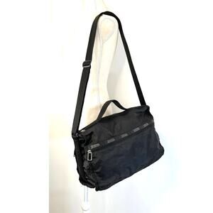 Vintage Lesportsac Large Duffle Bag Overnighter Black Lightweight
